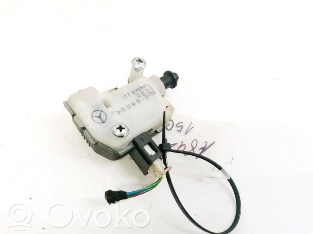 Mercedes-Benz CLS C219 Motor închidere centralizată 