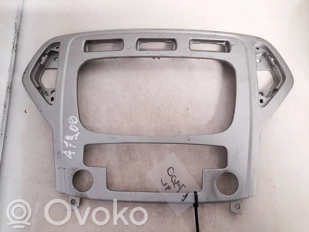 Ford Mondeo MK IV Altra parte interiore 