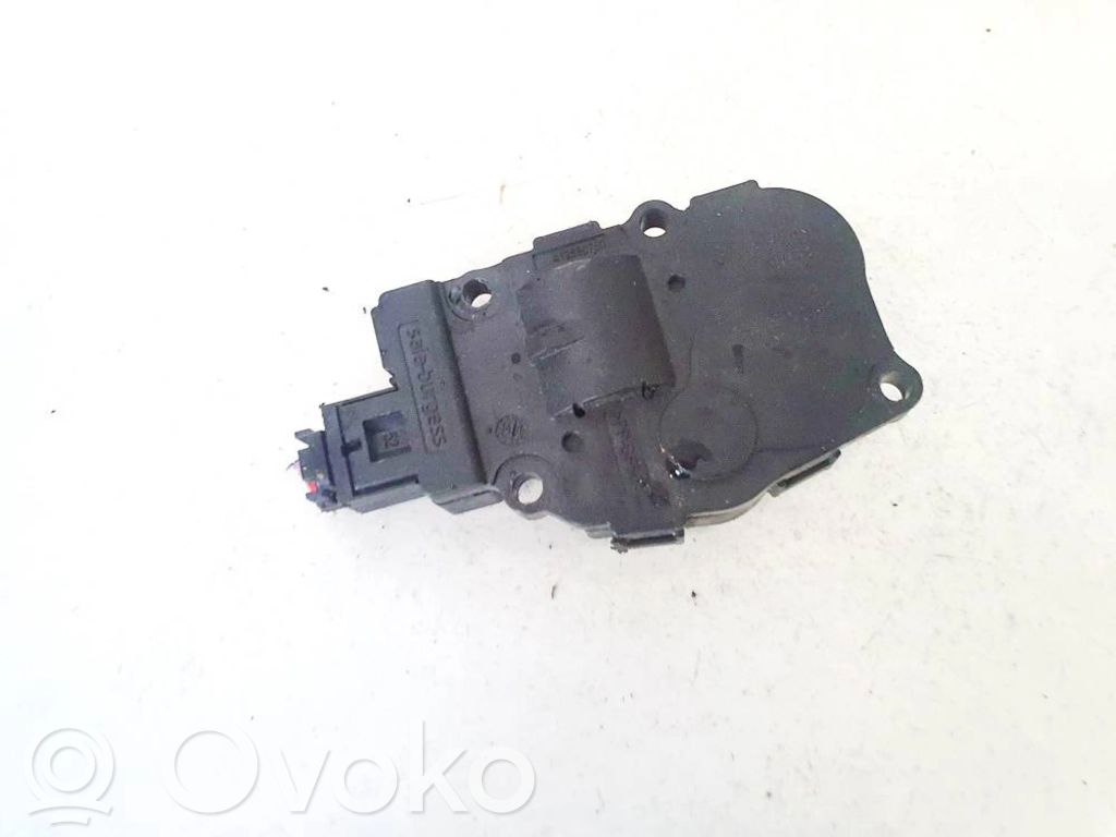 Audi A4 S4 B8 8K Silniczek nagrzewnicy 