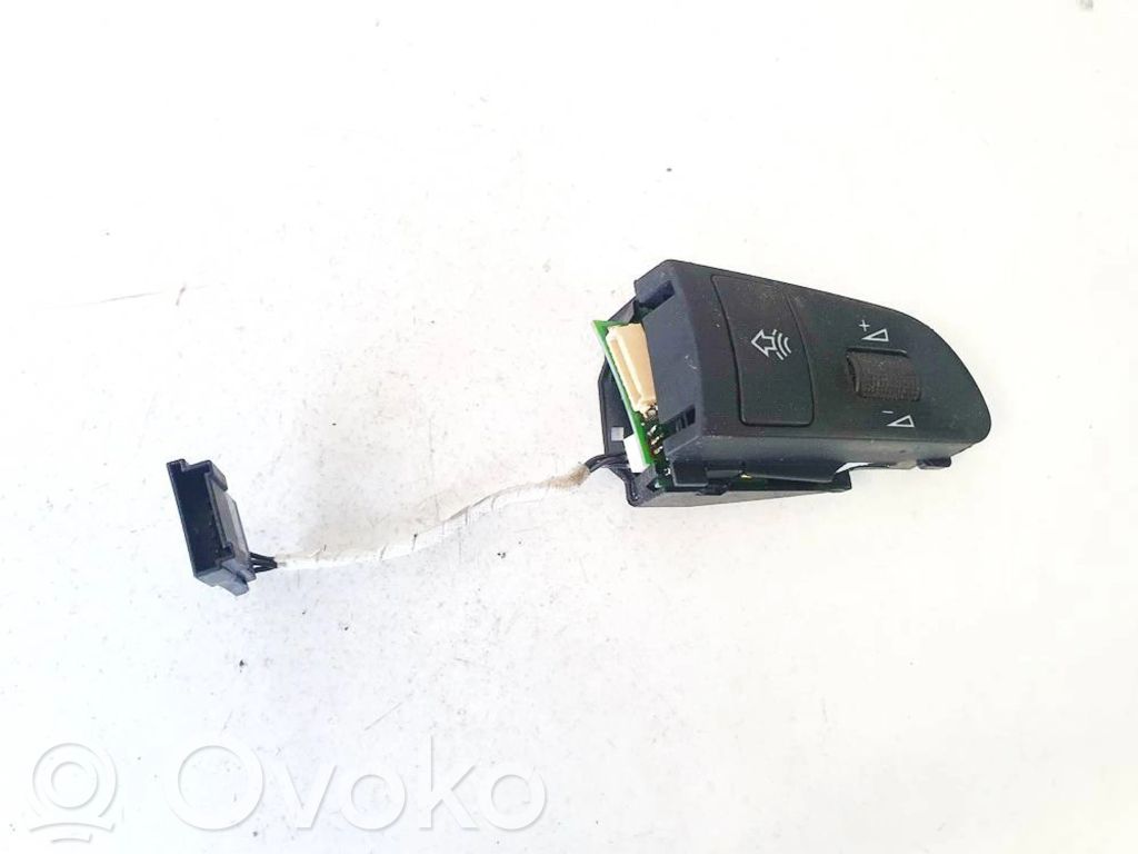 Audi A6 S6 C6 4F Przełącznik / Przycisk kierownicy 