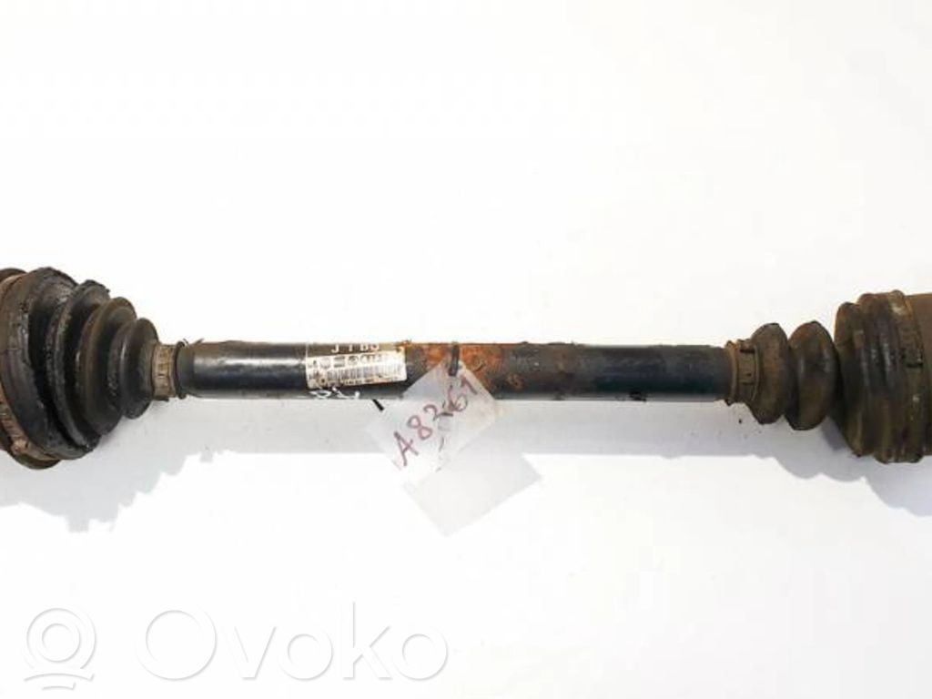 Audi A4 S4 B5 8D Etuvetoakseli 
