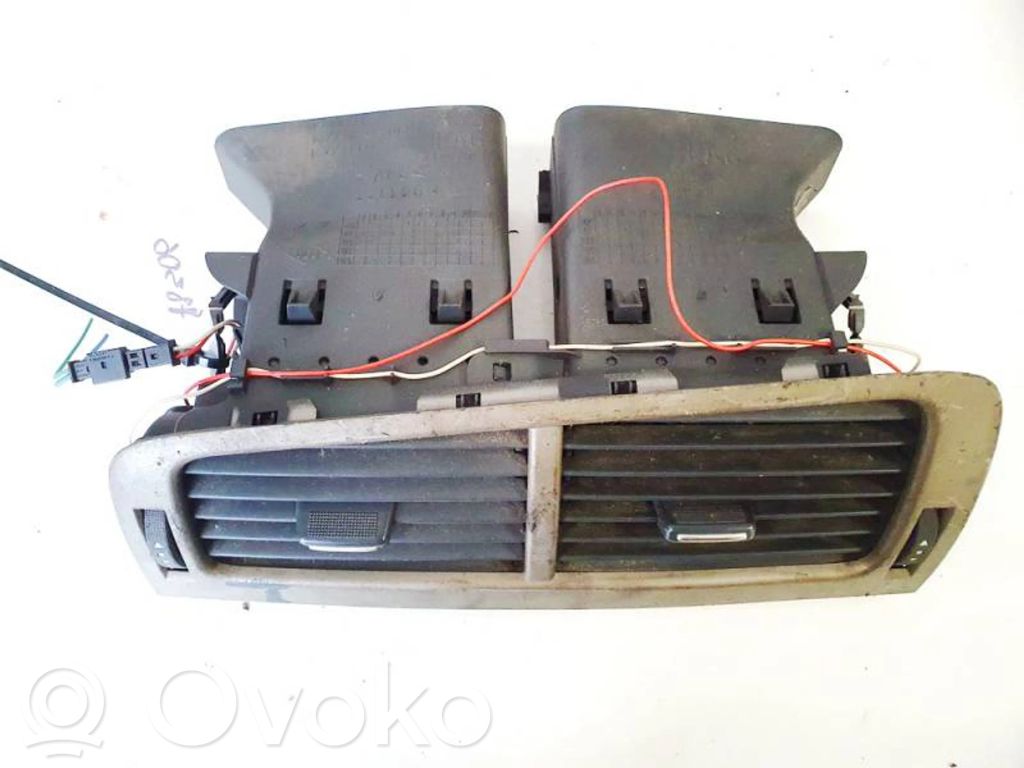 Rejilla de ventilación central del panel   A1077902,226226,226226,A1077902