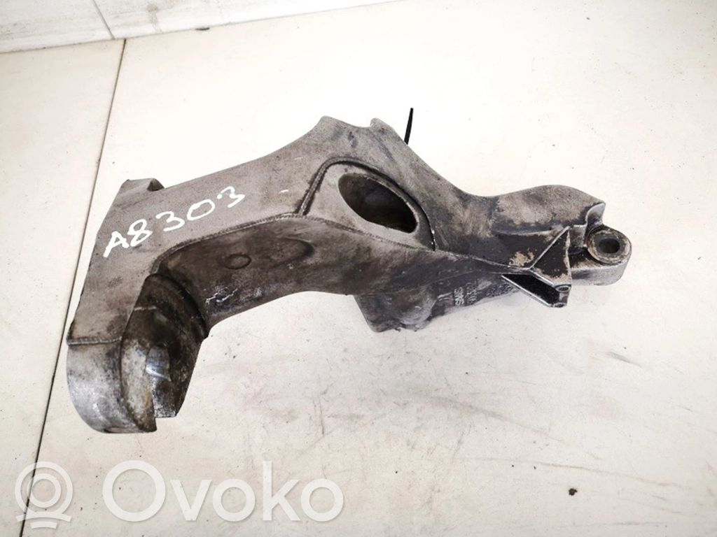 Saab 9-5 Engine mounting bracket 