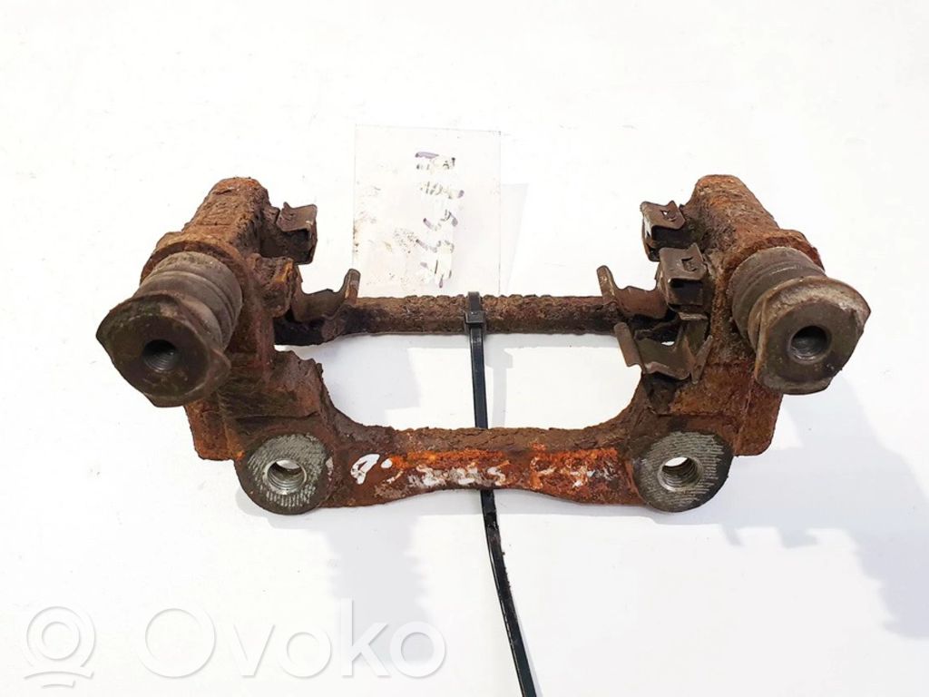 Toyota Avensis T250 Etrier frână spate