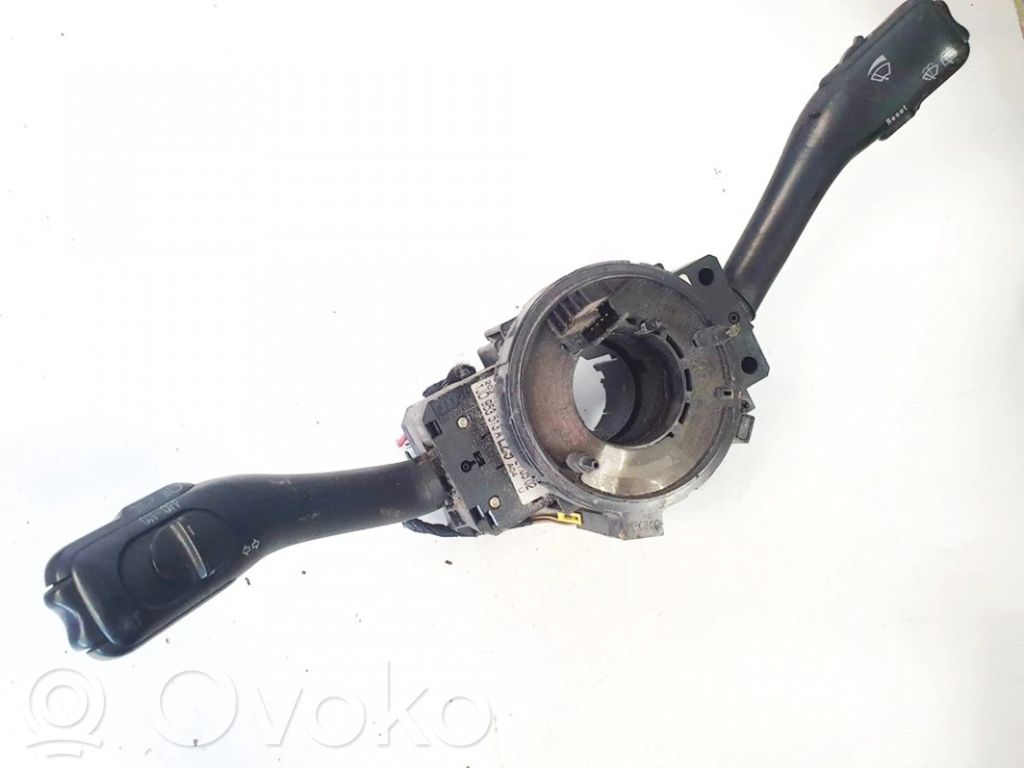 Volkswagen Golf IV Leva/interruttore dell’indicatore di direzione e tergicristallo 