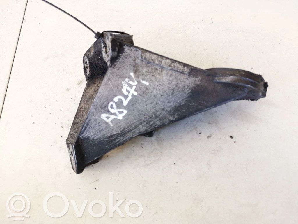Volvo S80 Engine mounting bracket 