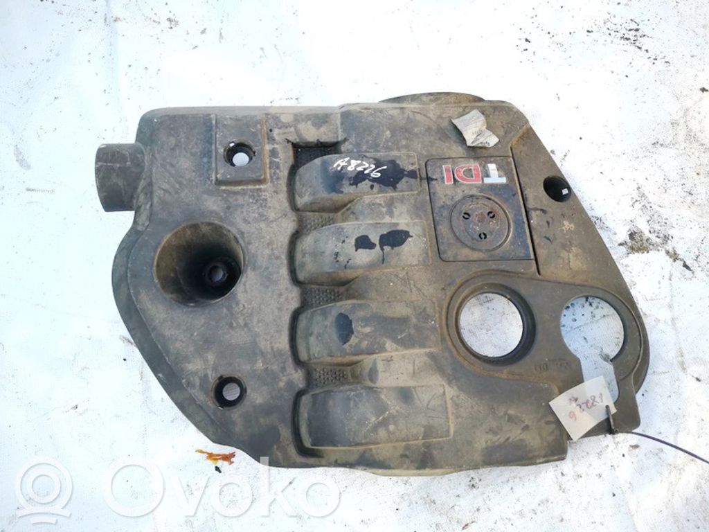 Volkswagen PASSAT B5.5 Capac protecție motor