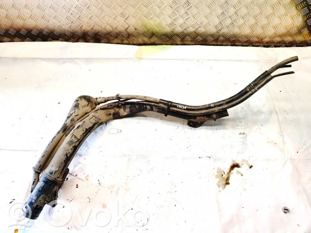 Opel Zafira A Rura wlewu paliwa 