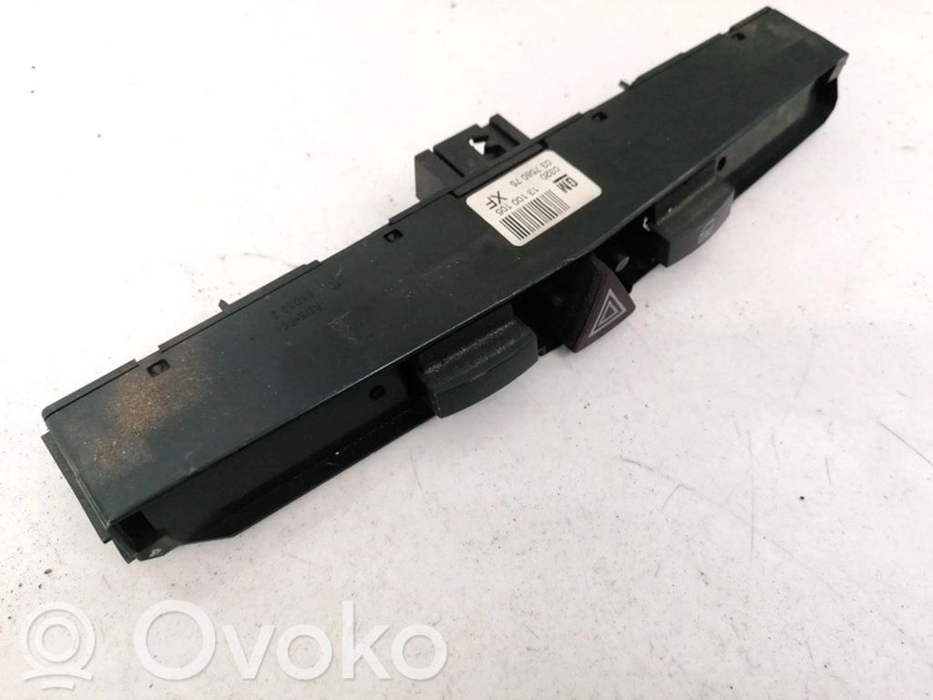 Botón interruptor de luz de peligro   13100105,13100105XF,03758075,13100105,13100105XF