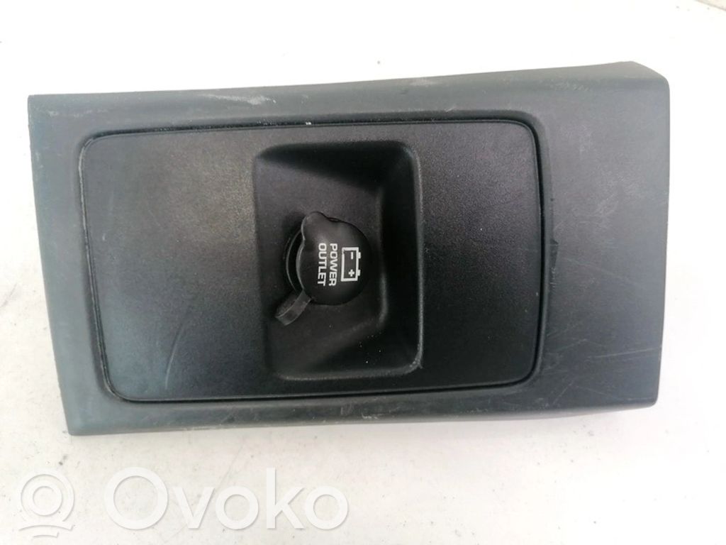 Dodge Journey Zapalniczka deski rozdzielczej 
