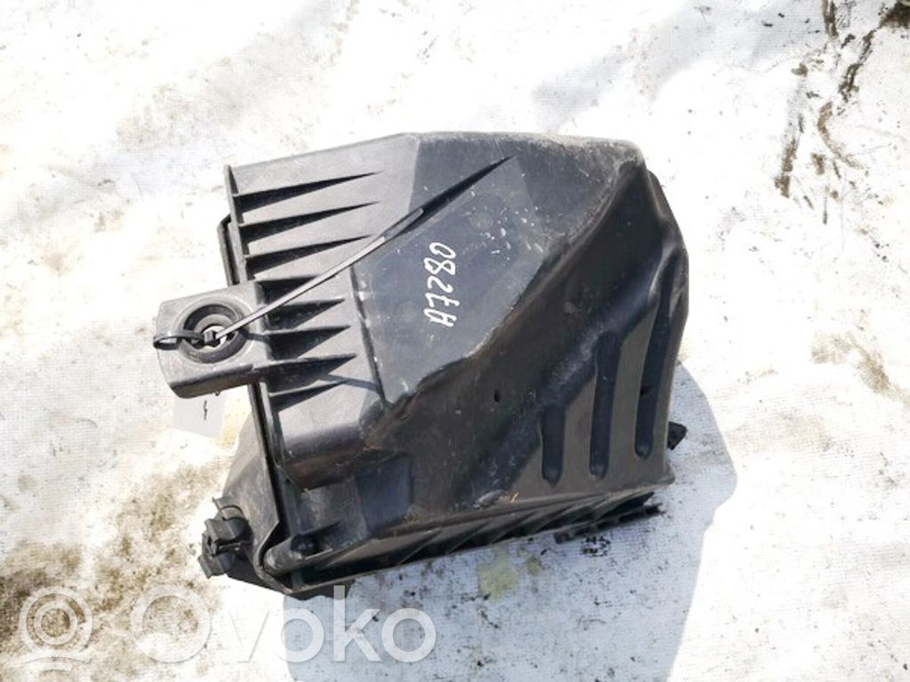 Audi A4 S4 B6 8E 8H Obudowa filtra powietrza 