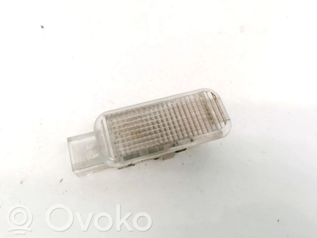 Volkswagen PASSAT B5 Altre luci abitacolo