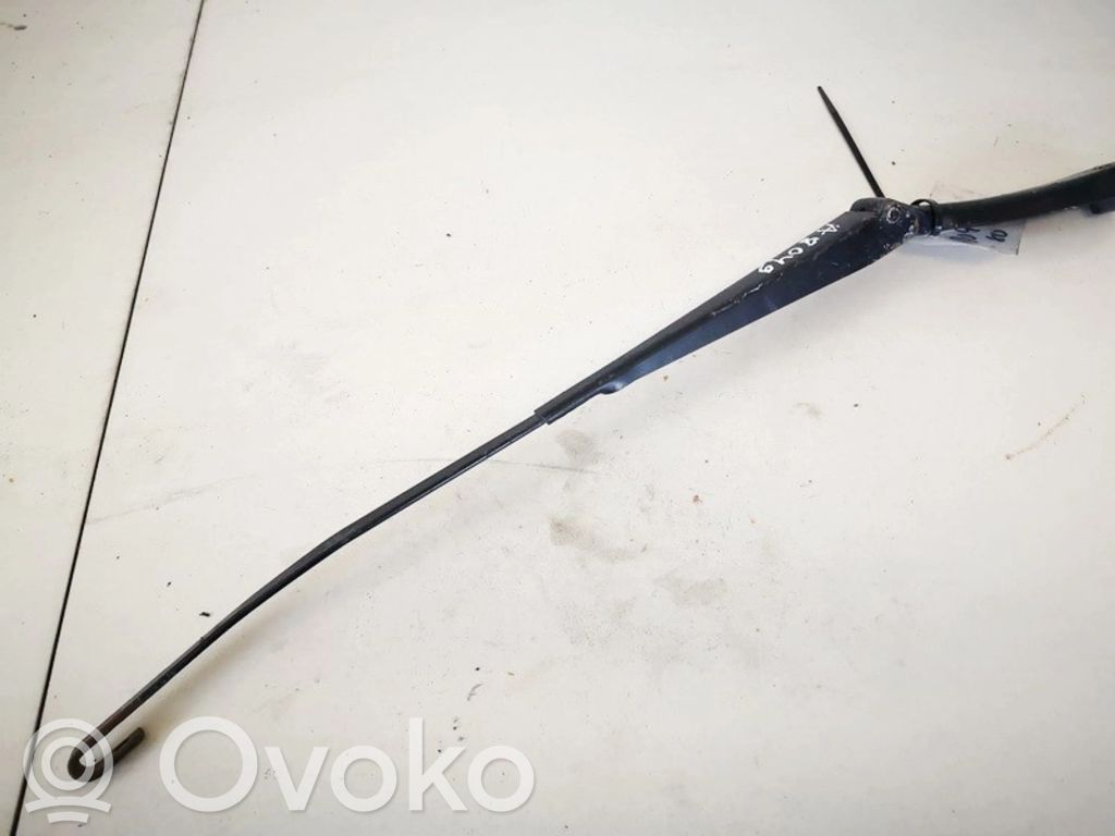 Peugeot Partner Braccio della spazzola tergicristallo anteriore