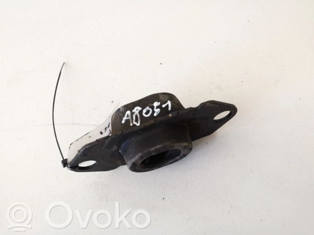 Nissan Primera Engine mount bracket 