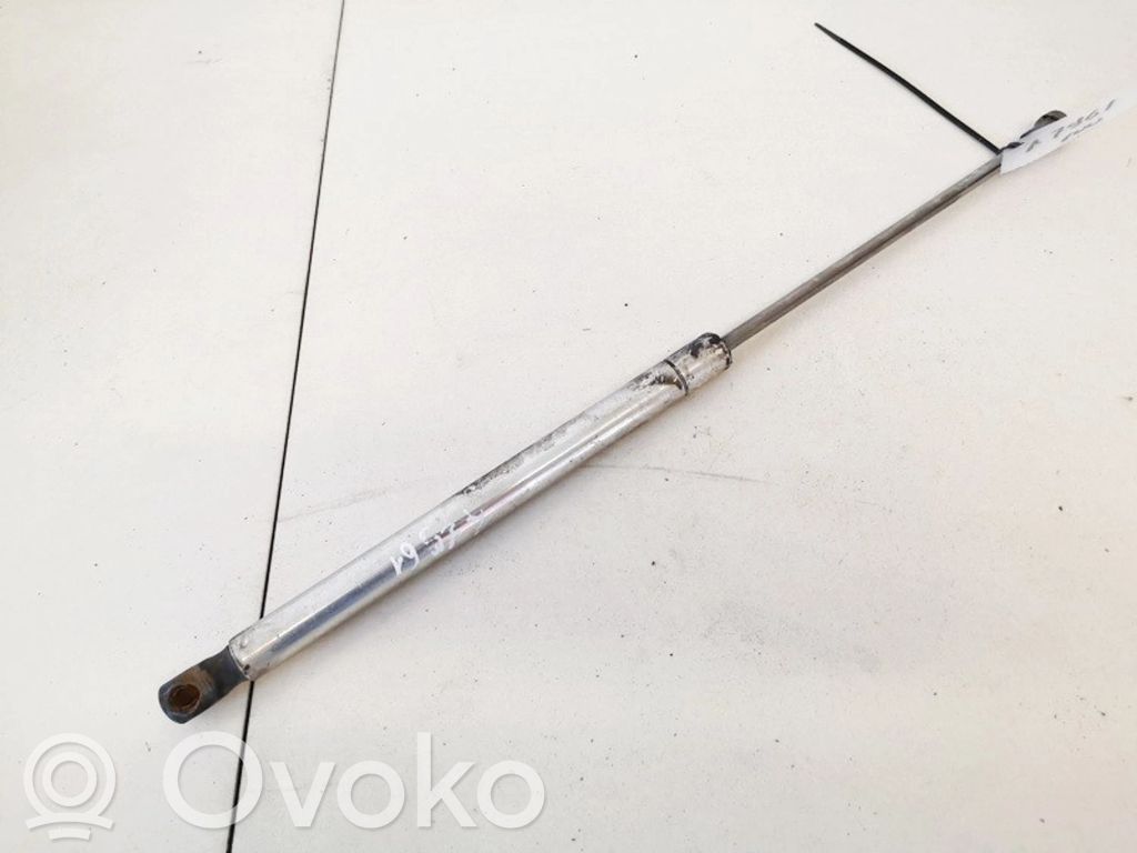 Audi A4 S4 B5 8D Amortyzator klapy tylnej bagażnika 