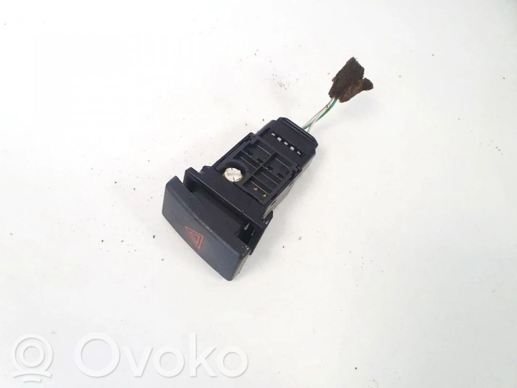 Toyota Avensis T250 Interruttore luci di emergenza 