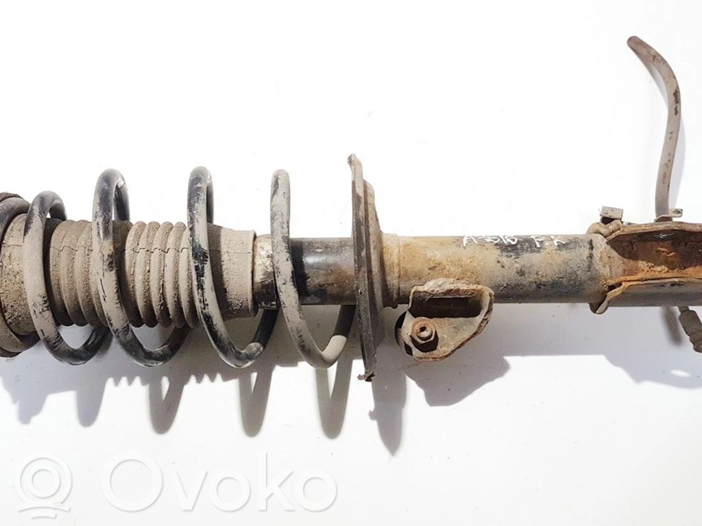 Toyota Verso-S Amortisseur avant