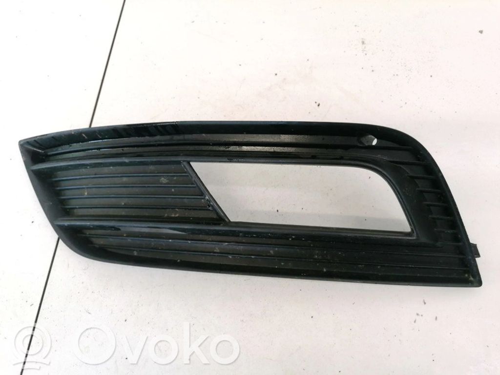 Kratka dolna zderzaka przedniego   8X0807681K,8X0807681,8X0807681,8X0807681K