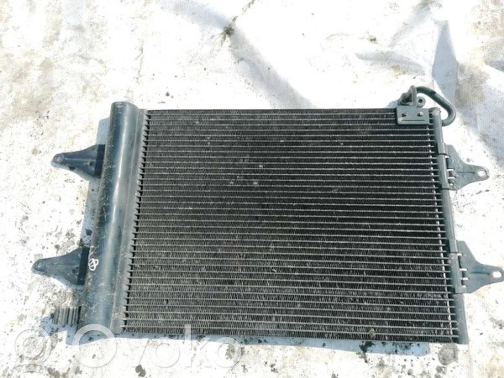 Volkswagen Polo Radiatore di raffreddamento A/C (condensatore)