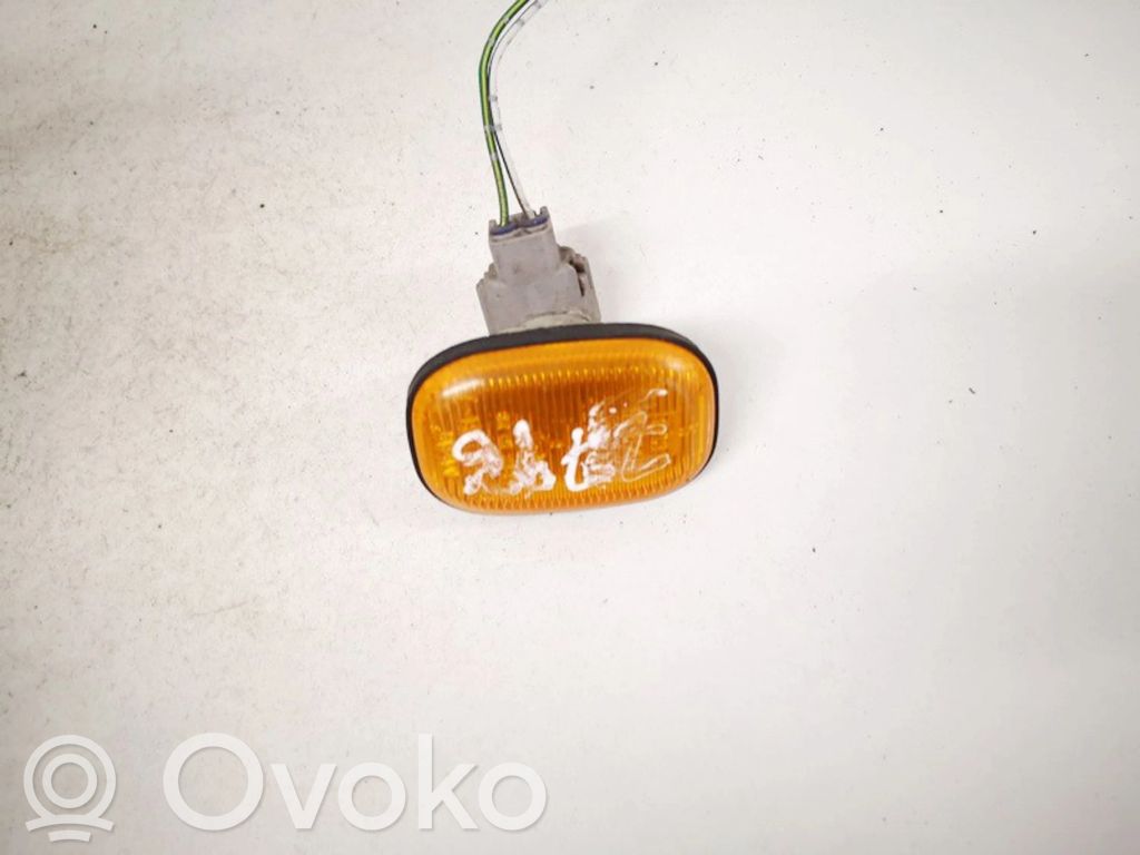 Toyota RAV 4 (XA20) Semnalizator bară față