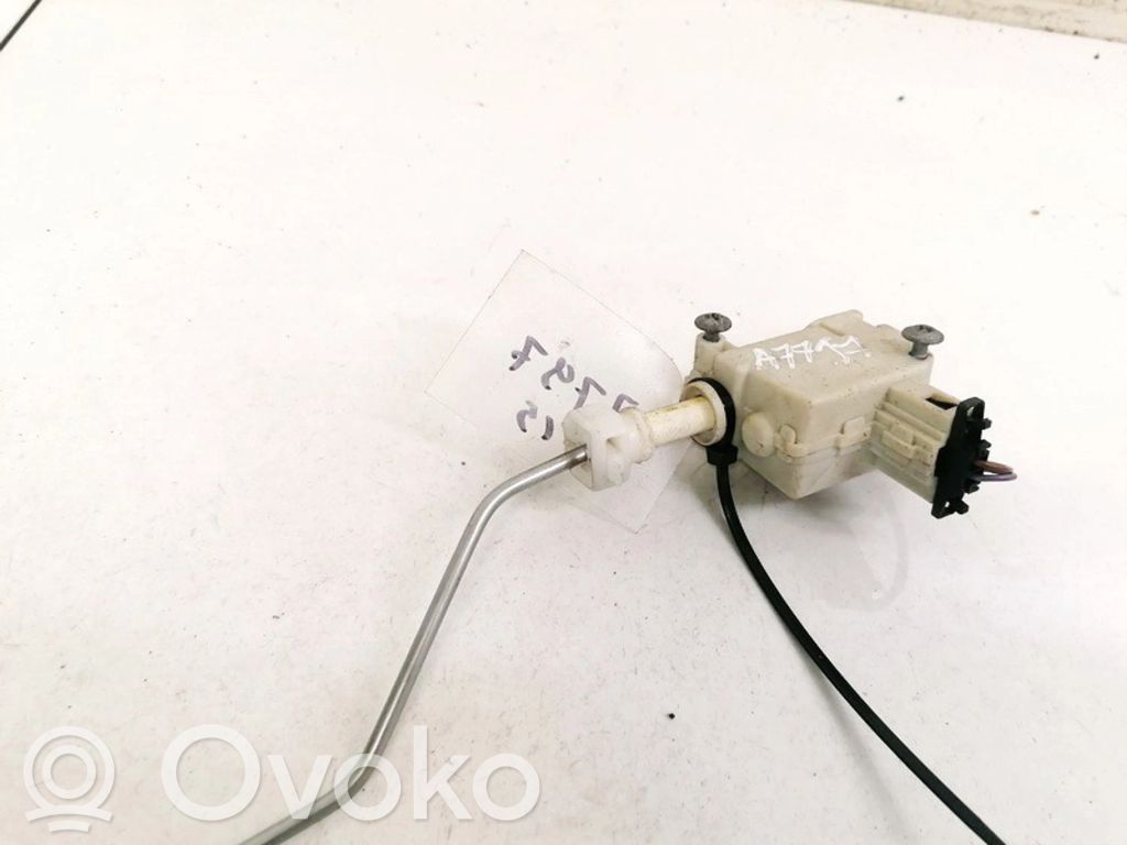 Volkswagen PASSAT B6 Motor închidere centralizată 