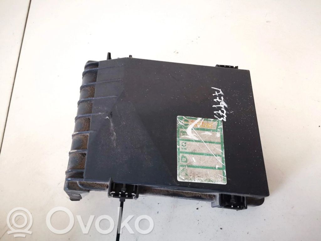 Audi A3 S3 8P Coperchio scatola dei fusibili