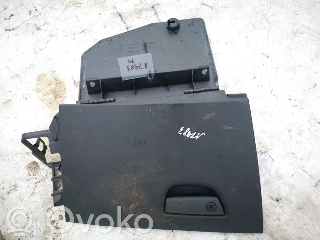 Fiat Stilo Cutie mănuși 