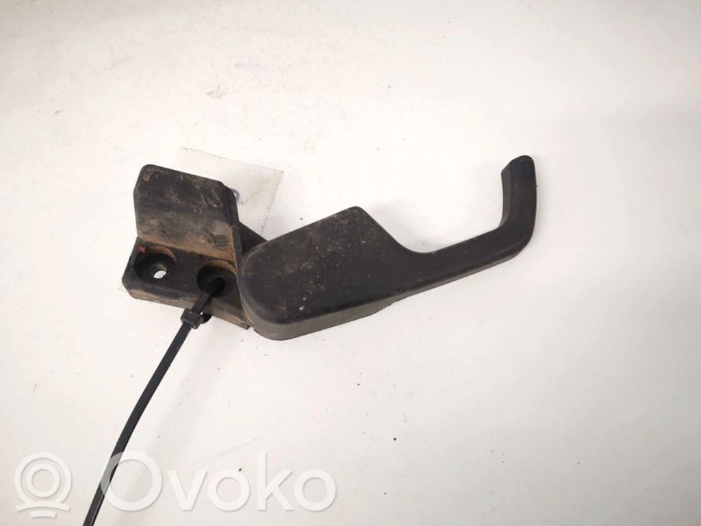 Volkswagen PASSAT B4 Maniglia di rilascio del vano motore (cofano)