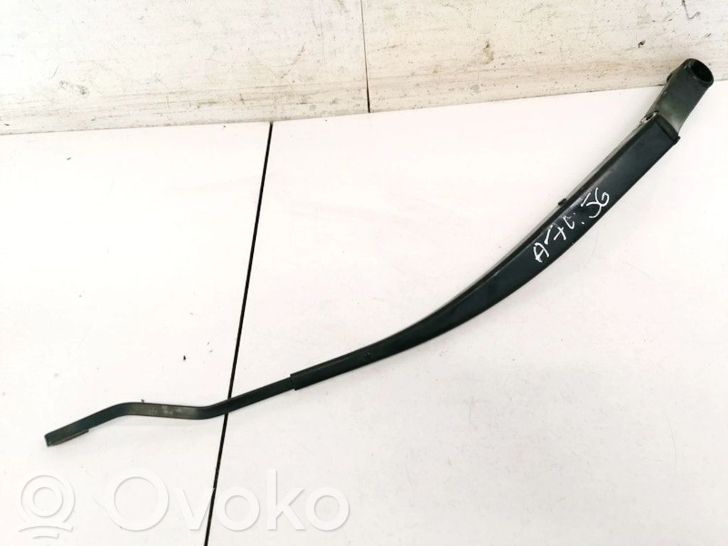 Hyundai i30 Wischerarm vorne
