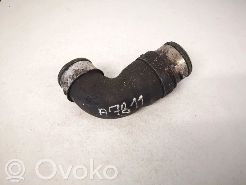 Volkswagen PASSAT B6 Furtun/conductă intercooler 