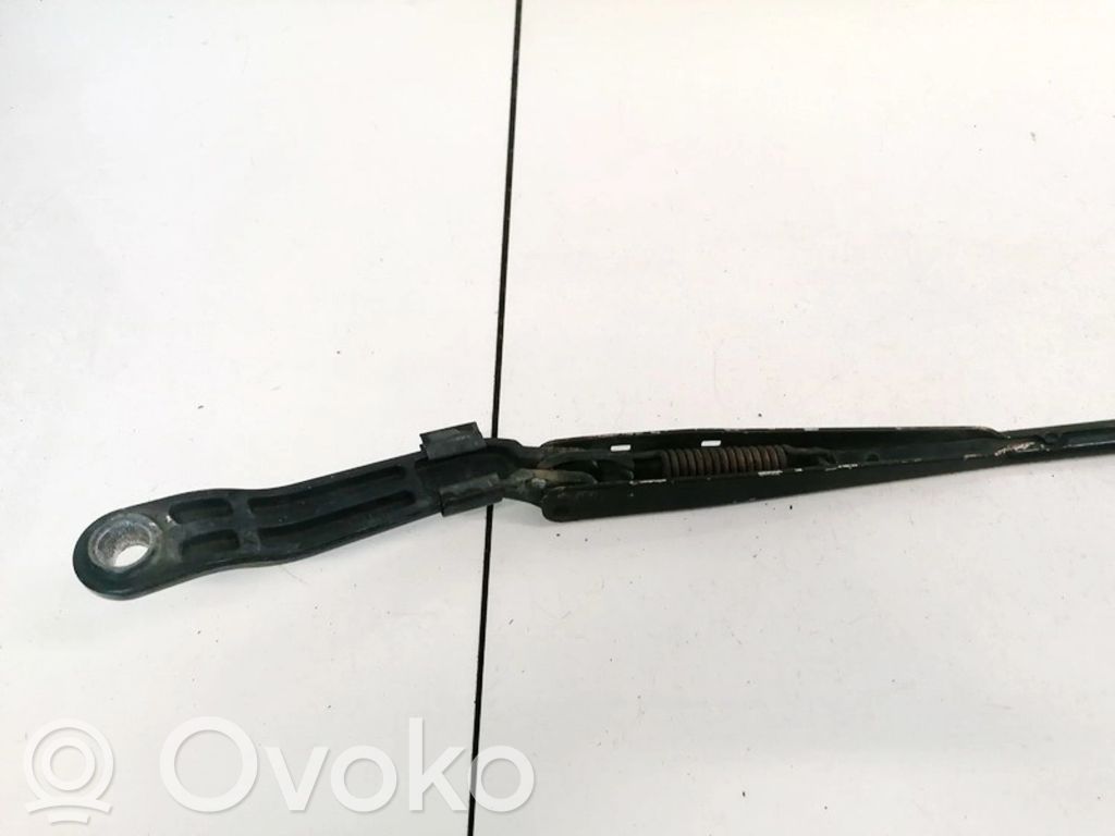 Brazo del limpiaparabrisas delantero
