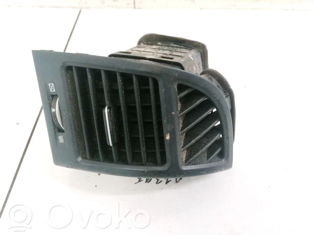 Hyundai Santa Fe Rejilla de ventilación central del panel 