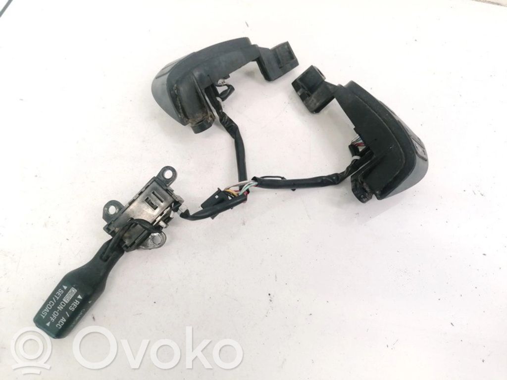 Toyota Avensis T250 Pulsanti/interruttori sul volante 