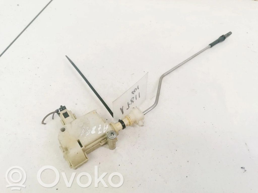 Volkswagen PASSAT B6 Motor închidere centralizată 