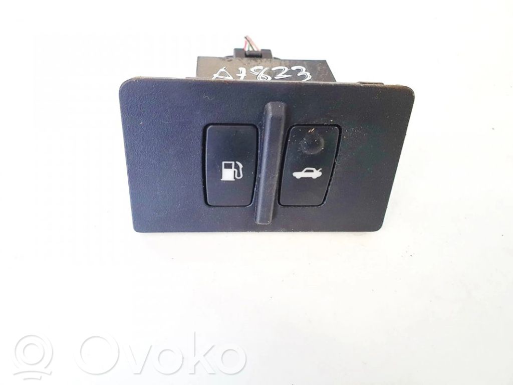 Comutator deschidere clapetă rezervor   15A990,15A990