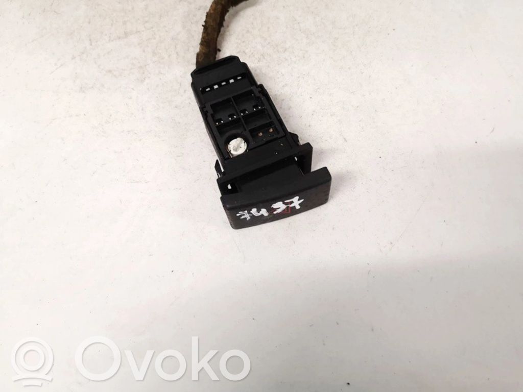 Toyota Avensis T250 Interruttore luci di emergenza 