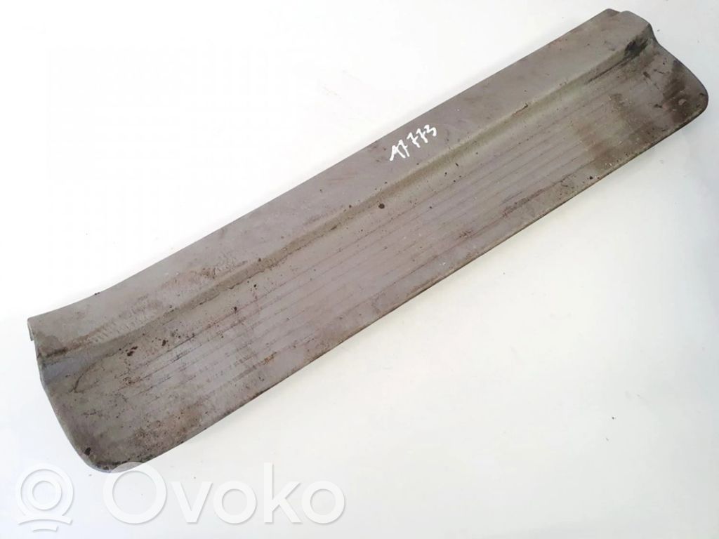 Mazda 626 Capac prag spate 