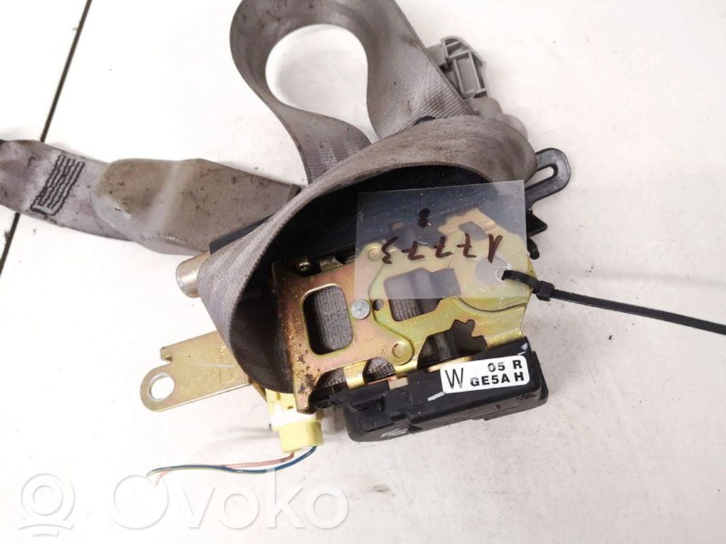 Mazda 626 Cinturón trasero 