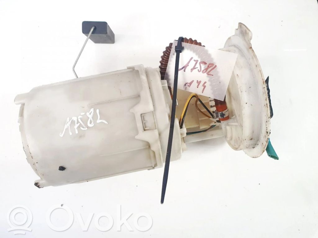 Volkswagen Golf V Pompa carburante immersa 