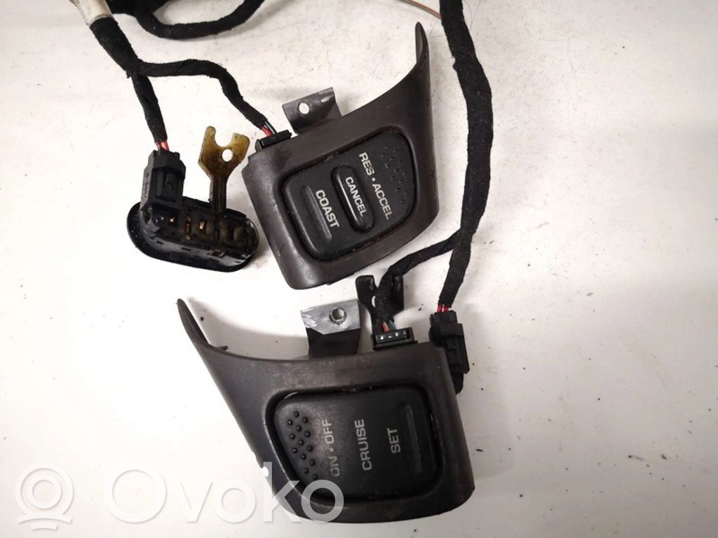Jeep Grand Cherokee (WJ) Steering wheel buttons/switches 
