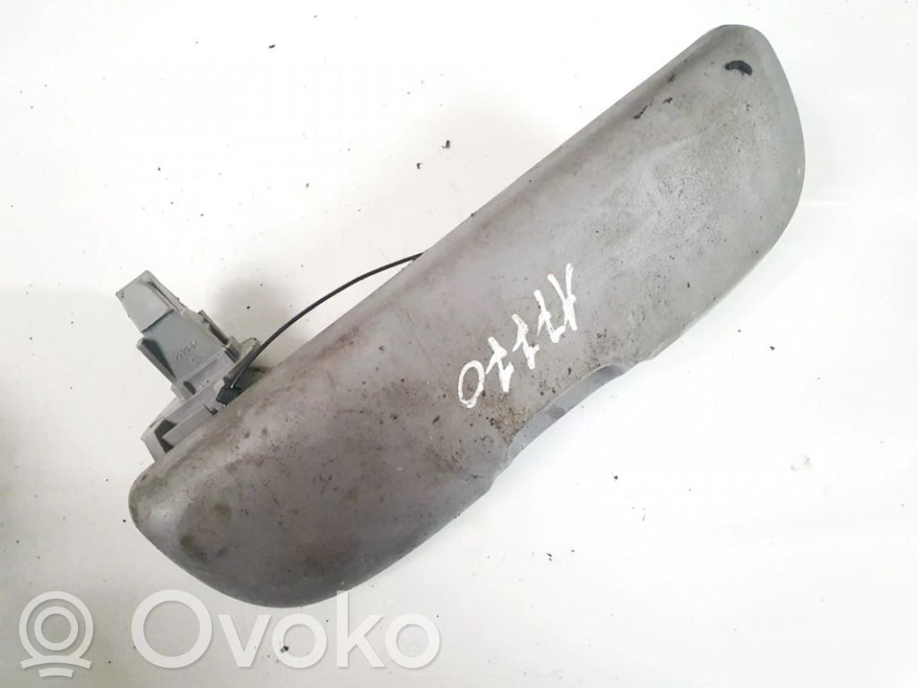 Nissan Primera Kita salono detalė 