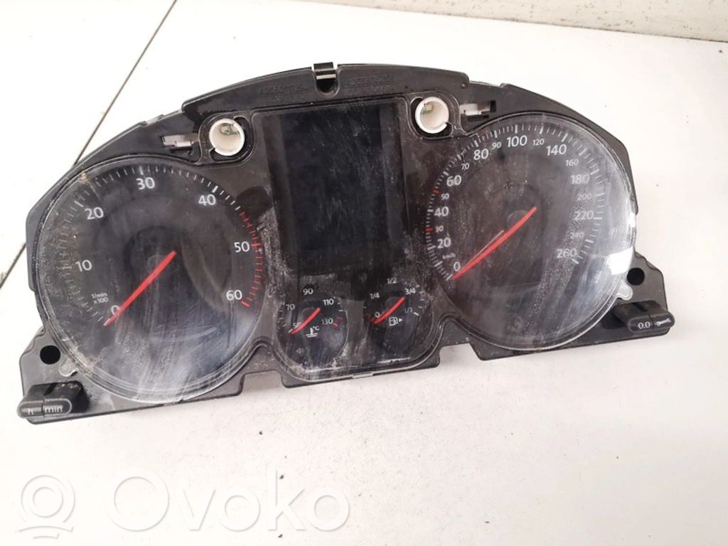 Volkswagen PASSAT B6 Tachimetro (quadro strumenti)