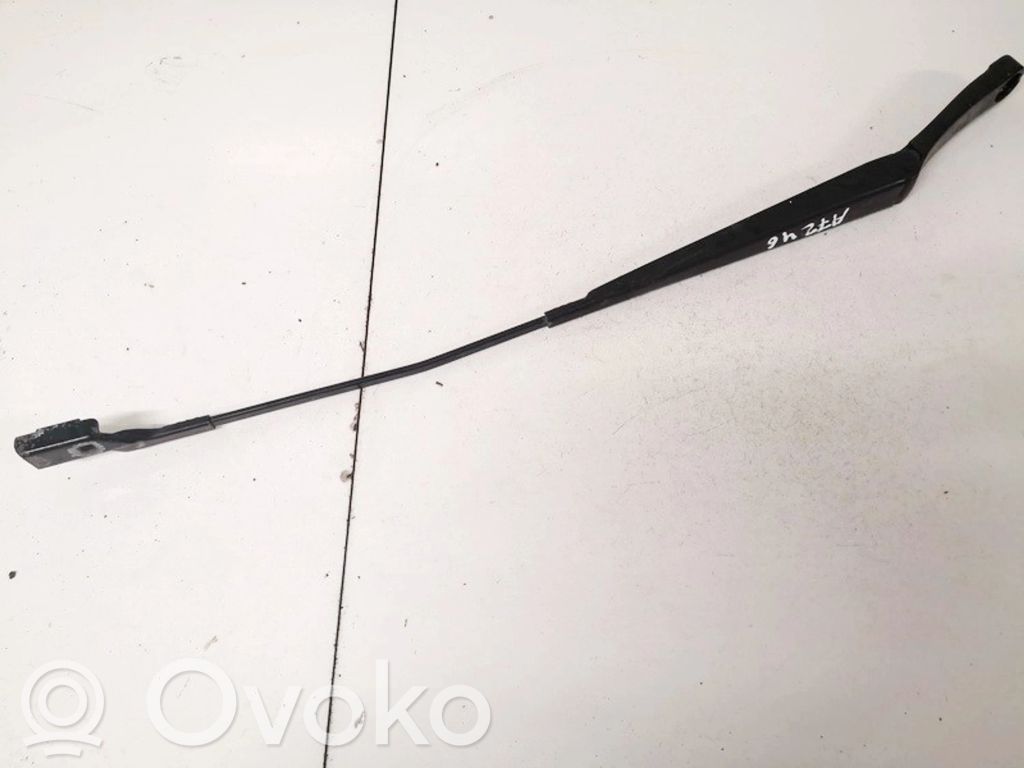 Volkswagen PASSAT B6 Ramię wycieraczki szyby przedniej / czołowej 