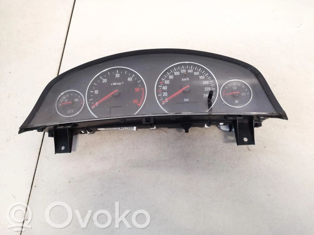 Opel Signum Geschwindigkeitsmesser Cockpit