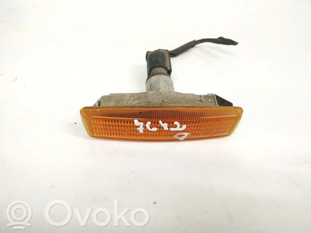 Etupuskurin suuntavilkku   8360589,8360589
