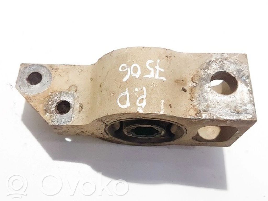 Volkswagen PASSAT B6 Boccola per braccio anteriore 