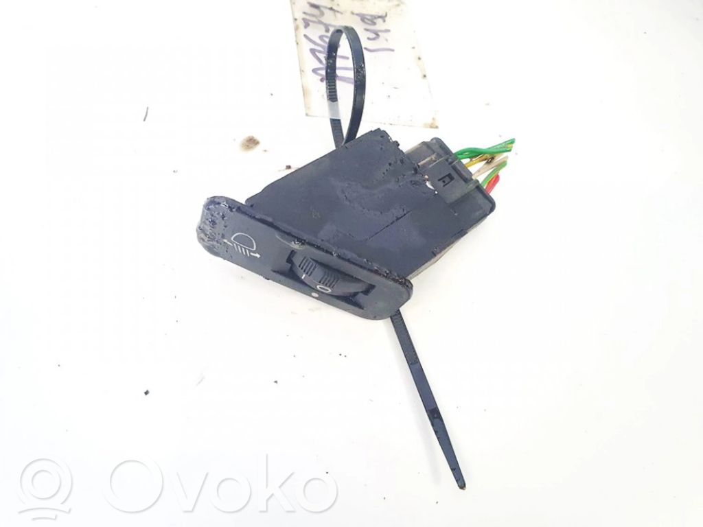 Hyundai Santa Fe Headlight level height control switch 
