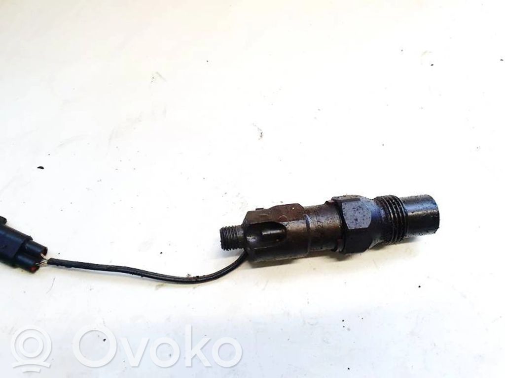 Volvo S40, V40 Polttoainesuutin 