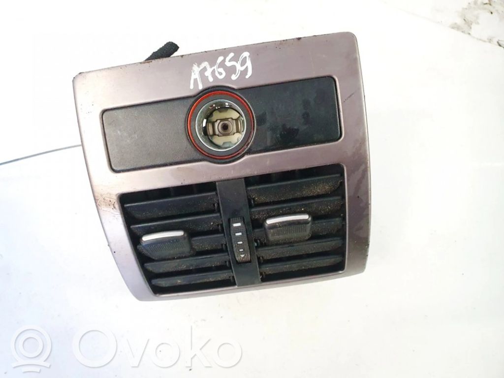 Audi A6 S6 C5 4B Dysze / Kratki środkowego nawiewu deski rozdzielczej 