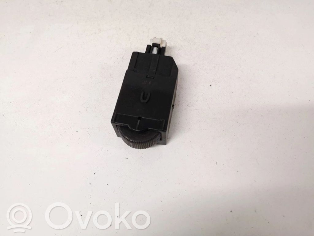 Mitsubishi Carisma Regler Dimmer Schalter Beleuchtung Kombiinstrument Cockpit 